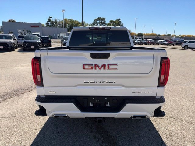 Used 2023 GMC Sierra 1500 Denali w/ Technology Package AWD/4WD image 4