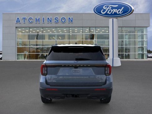 Used 2026 Ford Explorer Active AWD/4WD image 5