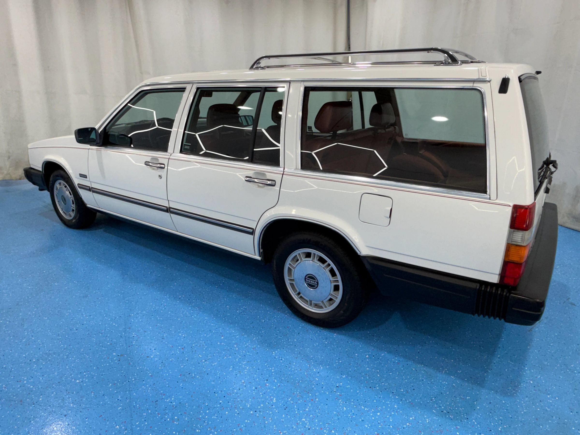 Used 1988 Volvo 740 GLE RWD image 6