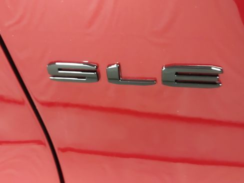 Used 2023 GMC Acadia SLE w/ Driver Convenience Package image 33