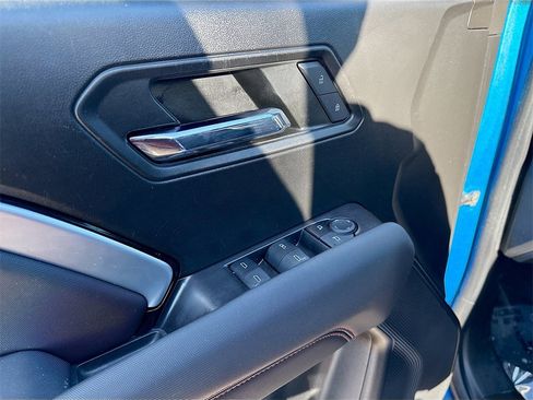 Used 2024 Chevrolet Colorado Z71 w/ Z71 Convenience Package 2 image 18