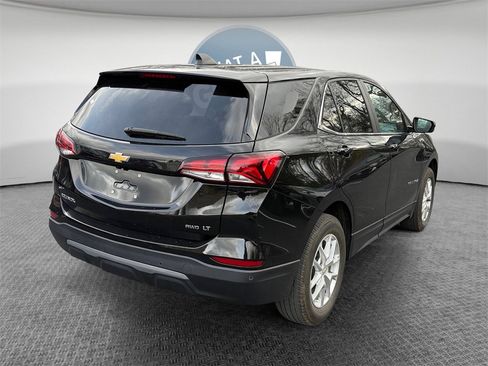 Used 2023 Chevrolet Equinox LT w/ Driver Convenience Package image 3