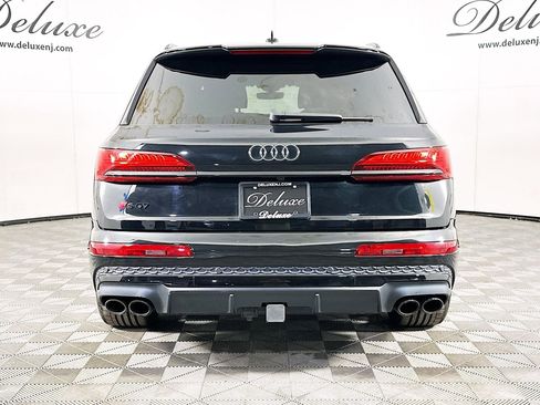 Used 2025 Audi SQ7 Premium Plus w/ Executive Package image 5