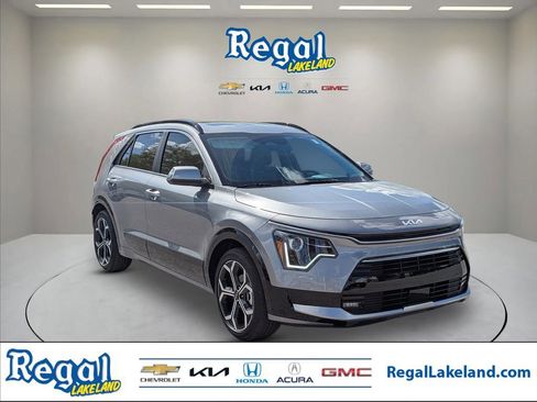 Used 2025 Kia Niro EX Touring image 1