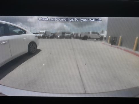 Used 2021 Hyundai Elantra Limited FWD image 17