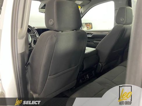 Used 2023 Chevrolet Silverado 1500 LT AWD/4WD image 27