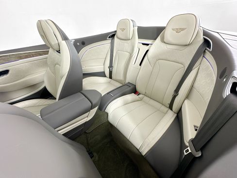 Certified 2023 Bentley Continental GT V8 AWD/4WD image 25
