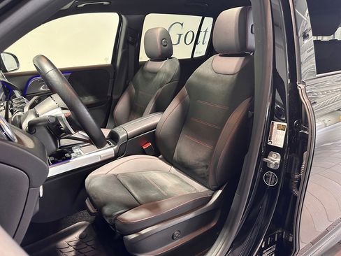 Used 2024 Mercedes-Benz GLB 250 4MATIC image 15