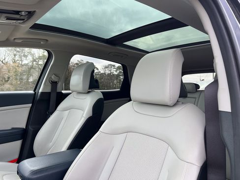 Used 2023 Kia Sportage EX w/ EX Premium Package AWD/4WD image 25