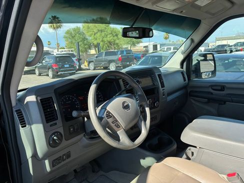 Used 2018 Nissan NV 3500 SL RWD image 16
