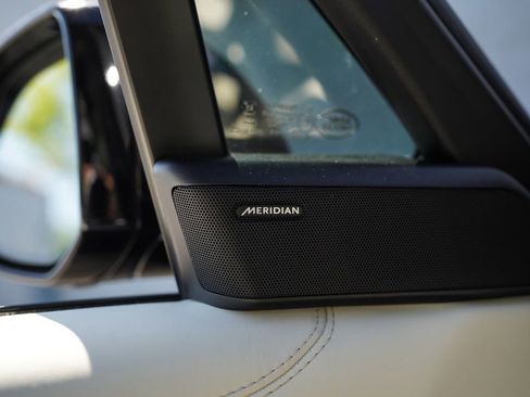 Used 2025 Land Rover Range Rover SE AWD/4WD image 35