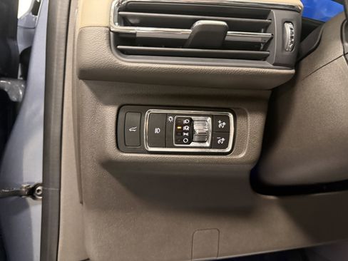 Used 2022 Lincoln Corsair Reserve w/ Equipment Group 201A image 20