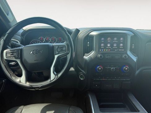 Used 2019 Chevrolet Silverado 1500 LT Trail Boss AWD/4WD image 4