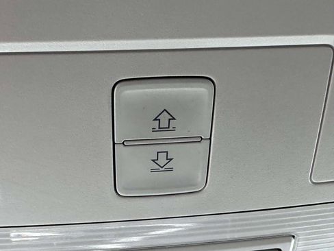 Used 2021 Volkswagen Tiguan SE w/ Panoramic Sunroof Package image 38