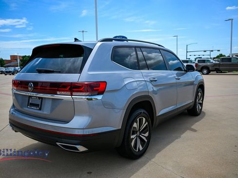 Used 2024 Volkswagen Atlas SE FWD image 7