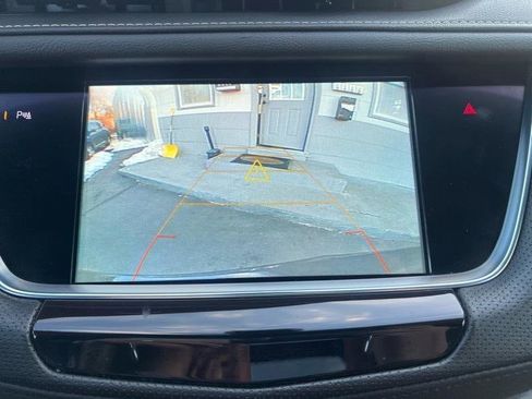 Used 2018 Cadillac XT5 Luxury w/ Driver Awareness Package image 19