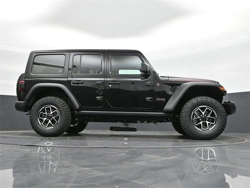 Used 2024 Jeep Wrangler Unlimited Rubicon w/ Technology Group image 39