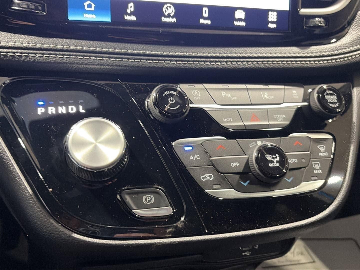 New 2027 Chrysler Pacifica Select FWD image 21