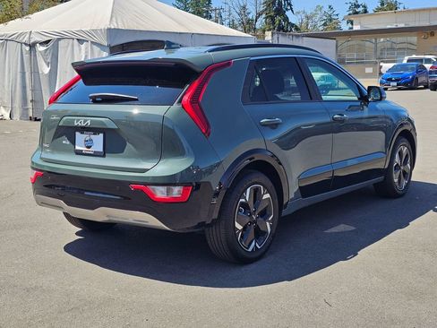 Used 2024 Kia Niro Wind w/ Wind Preserve Package FWD image 4
