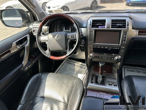 Used 2018 Lexus GX 460 Premium w/ Premium Package image 21