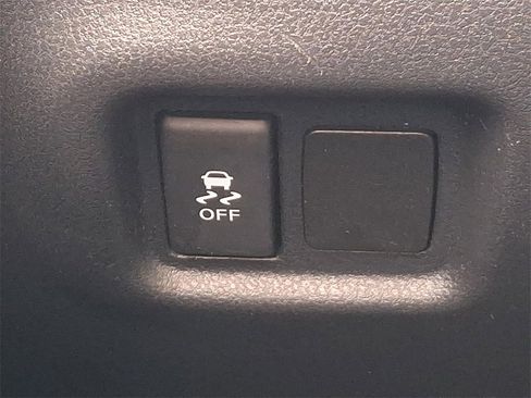 Used 2015 Nissan Versa Note SV image 22