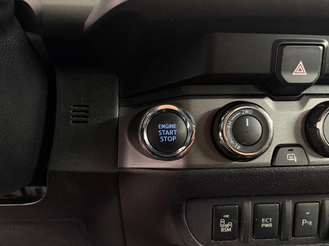 Used 2021 Toyota Tacoma TRD Off-Road w/ Technology Package AWD/4WD image 30