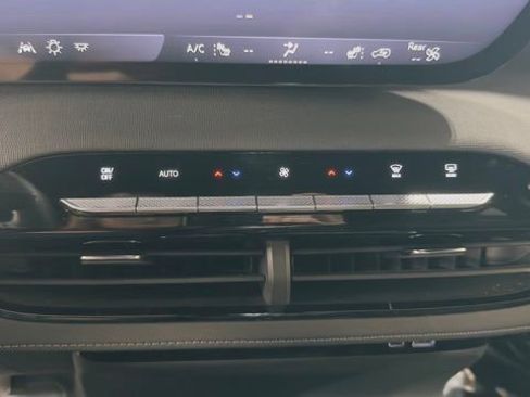 Used 2025 Buick Enclave Preferred image 20