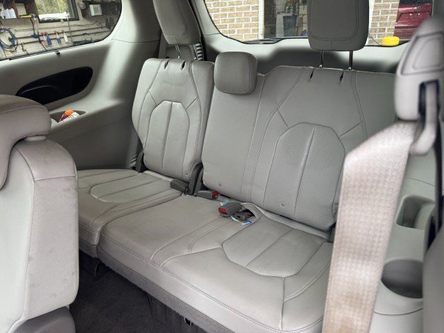 Used 2020 Chrysler Pacifica Touring-L Plus FWD image 12