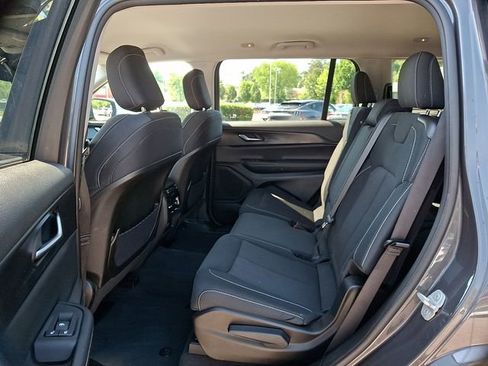 Used 2023 Jeep Grand Cherokee L Laredo AWD/4WD image 12