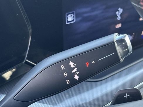 Used 2025 Chevrolet Suburban RST image 30