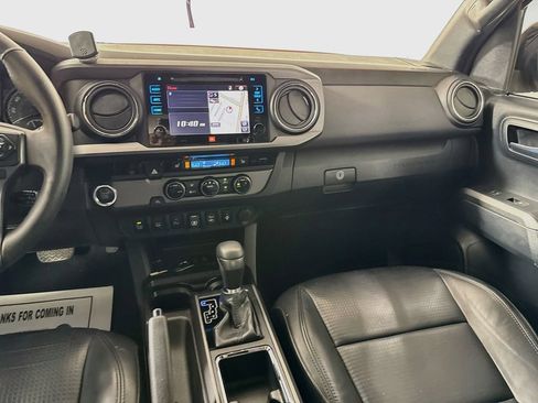 Used 2018 Toyota Tacoma TRD Off-Road w/ TRD Premium Off Road Package RWD image 29