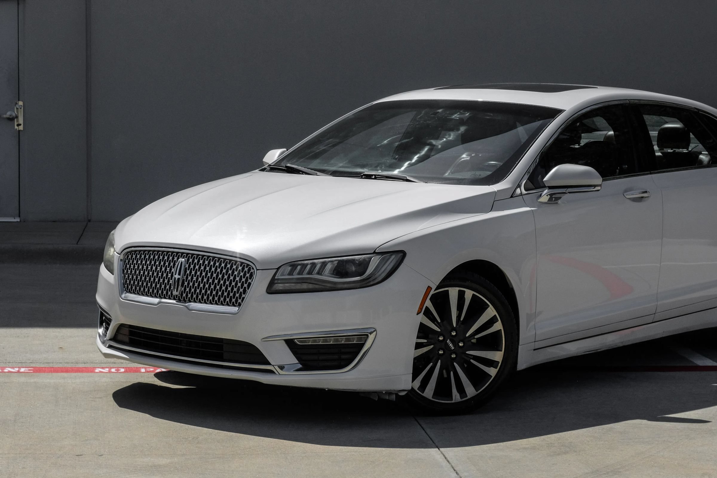 Used 2017 Lincoln MKZ Reserve FWD image 14