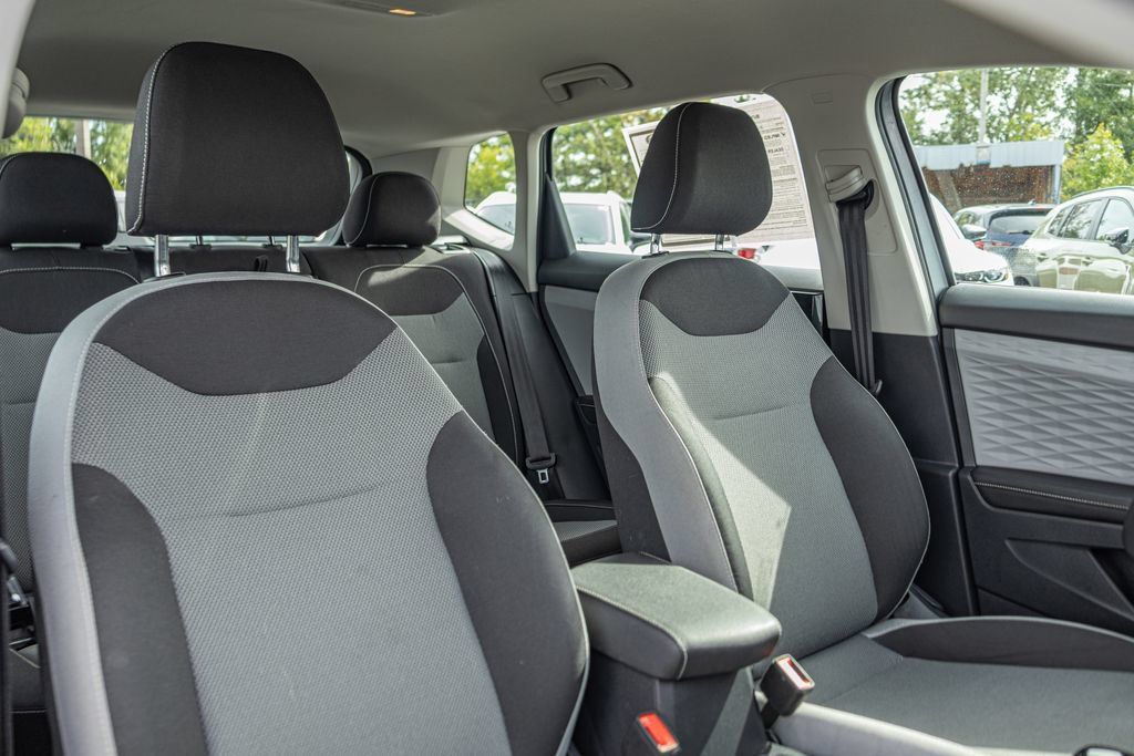 Certified 2024 Volkswagen Taos S FWD image 33