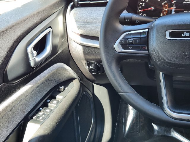 Used 2023 Jeep Compass Latitude AWD/4WD image 26