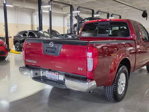 Used 2015 Nissan Frontier SV image 11