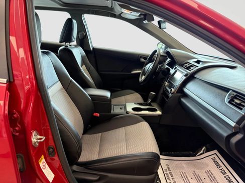 Used 2014 Toyota Camry SE FWD image 20