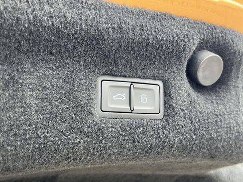 Used 2022 Bentley Continental GT image 17