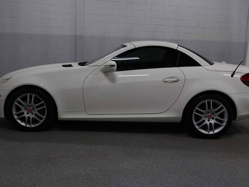 Used 2009 Mercedes-Benz SLK 300 image 2