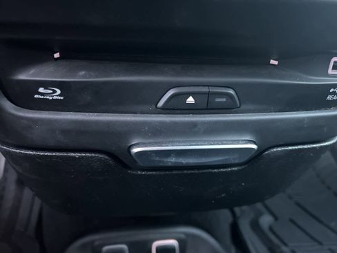 Used 2020 Chrysler Pacifica Limited w/ Advanced Safetytec Group image 57