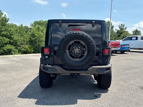 Used 2016 Jeep Wrangler Unlimited Sahara AWD/4WD image 6