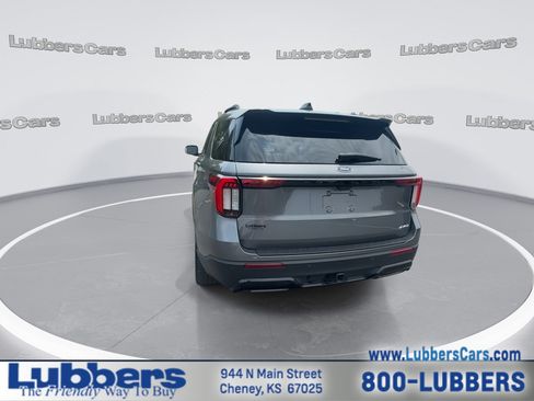 Used 2025 Ford Explorer ST-Line w/ ST-Line Street Pack AWD/4WD image 7