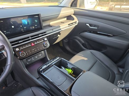 Used 2025 Hyundai Tucson Limited FWD image 18