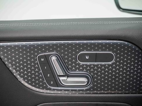 Used 2026 Mercedes-Benz GLB 250 image 20