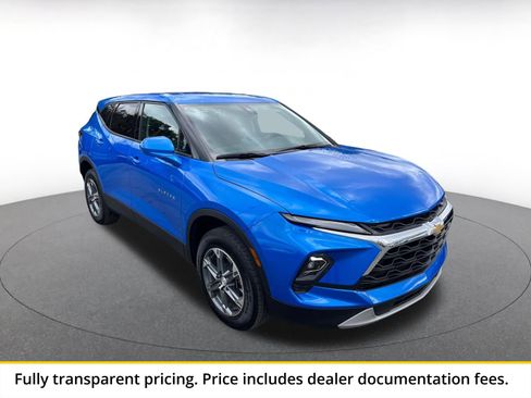 Used 2025 Chevrolet Blazer LT FWD image 1