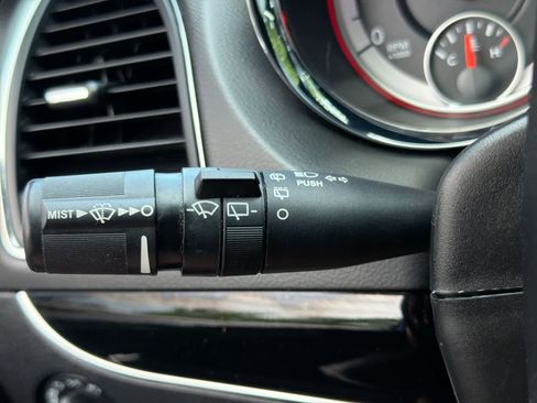 Used 2019 Dodge Grand Caravan SE FWD image 26