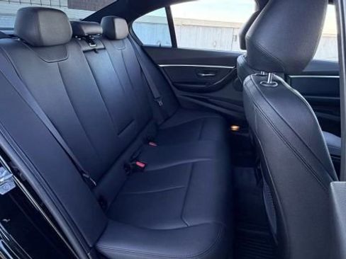 Used 2018 BMW 330i xDrive Sedan w/ Convenience Package image 21