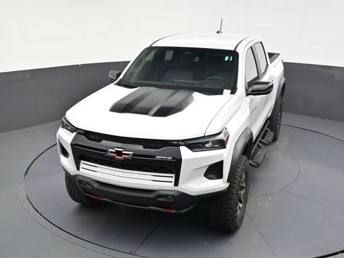 Used 2025 Chevrolet Colorado ZR2 AWD/4WD image 19