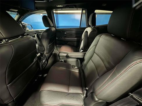 Certified 2022 Honda Pilot Black Edition image 14