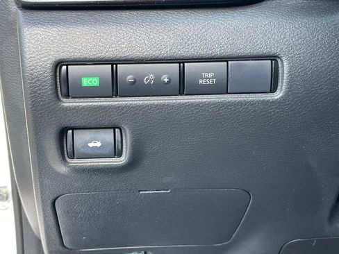 Certified 2023 Nissan Sentra SR w/ SR Premium Package FWD image 15