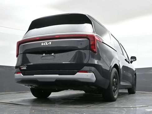 Used 2026 Kia Carnival FWD image 41